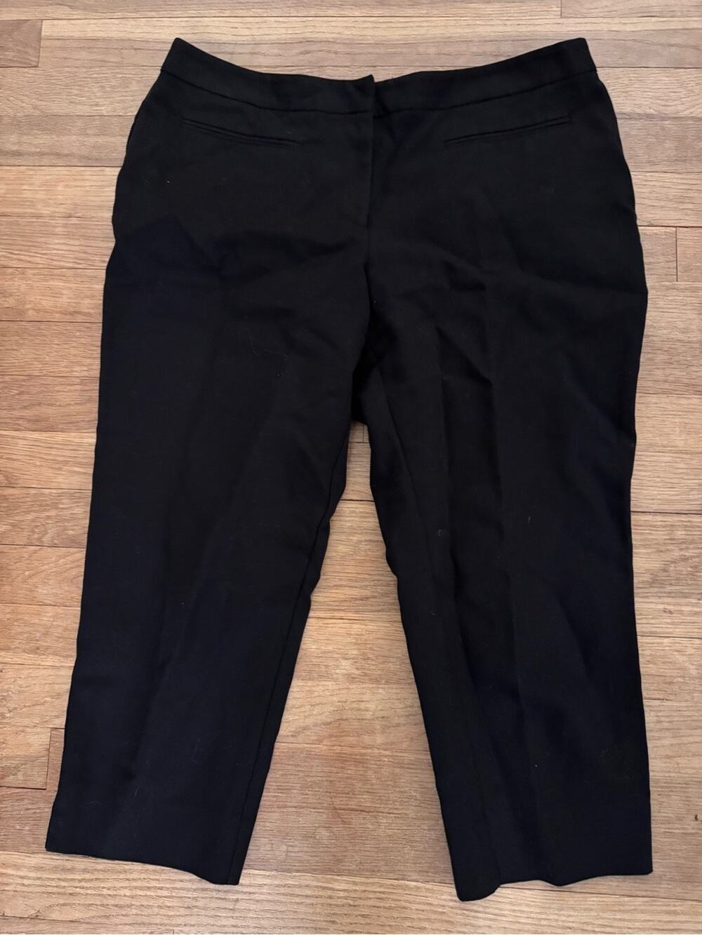 Chico's Women's Black Crop Pants - Size 2.5 (US Size 14)
 b94